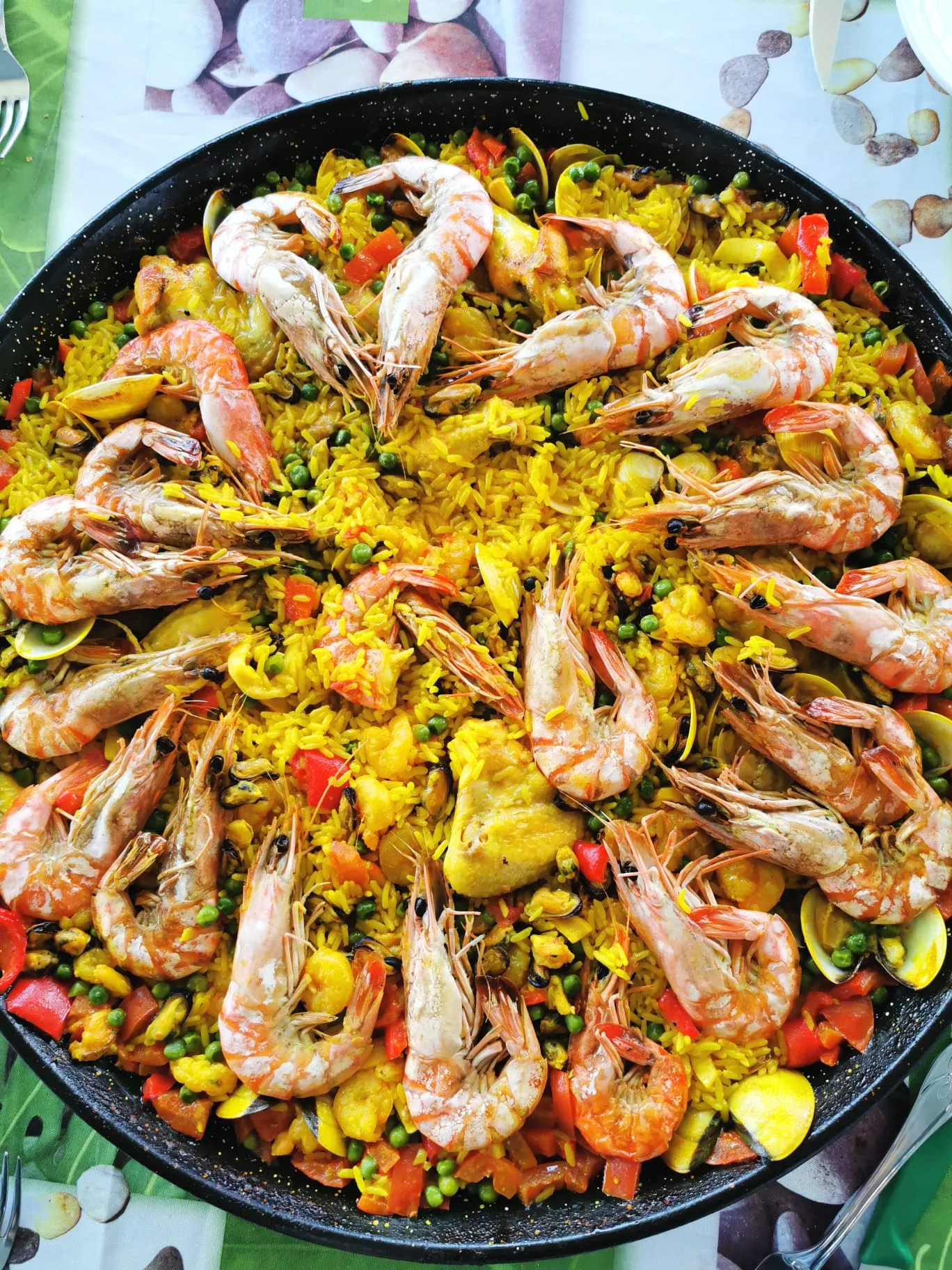 Préparation de paella en direct
